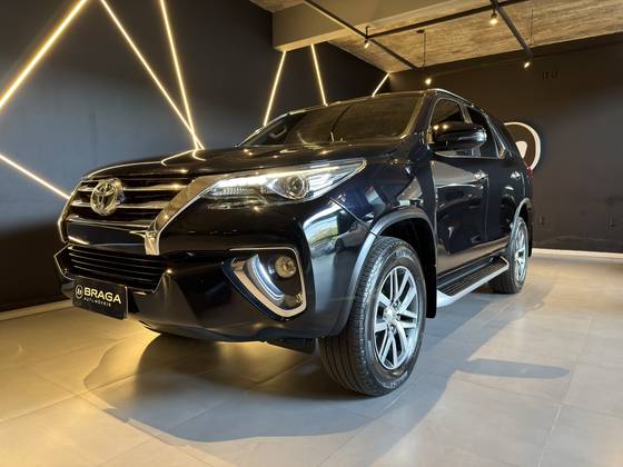 TOYOTA HILUX SW4 2.8 SRX 4X4 16V TURBO INTERCOOLER DIESEL 4P AUTOMÁTICO TOYOTA HILUX SW4 2.8 SRX 4X4 16V TURBO INTERCOOLER DIESEL 4P AUTOMÁTICO